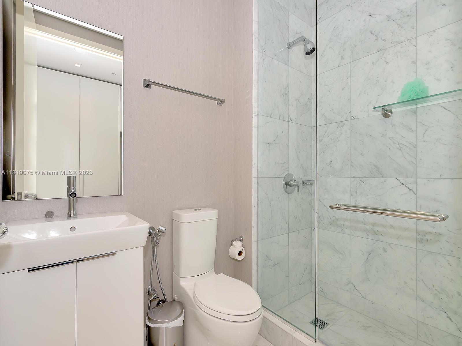 JADE SIGNATURE CONDO - Residential