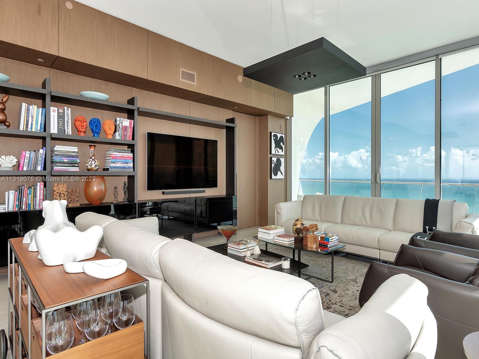 JADE SIGNATURE CONDO - Residential