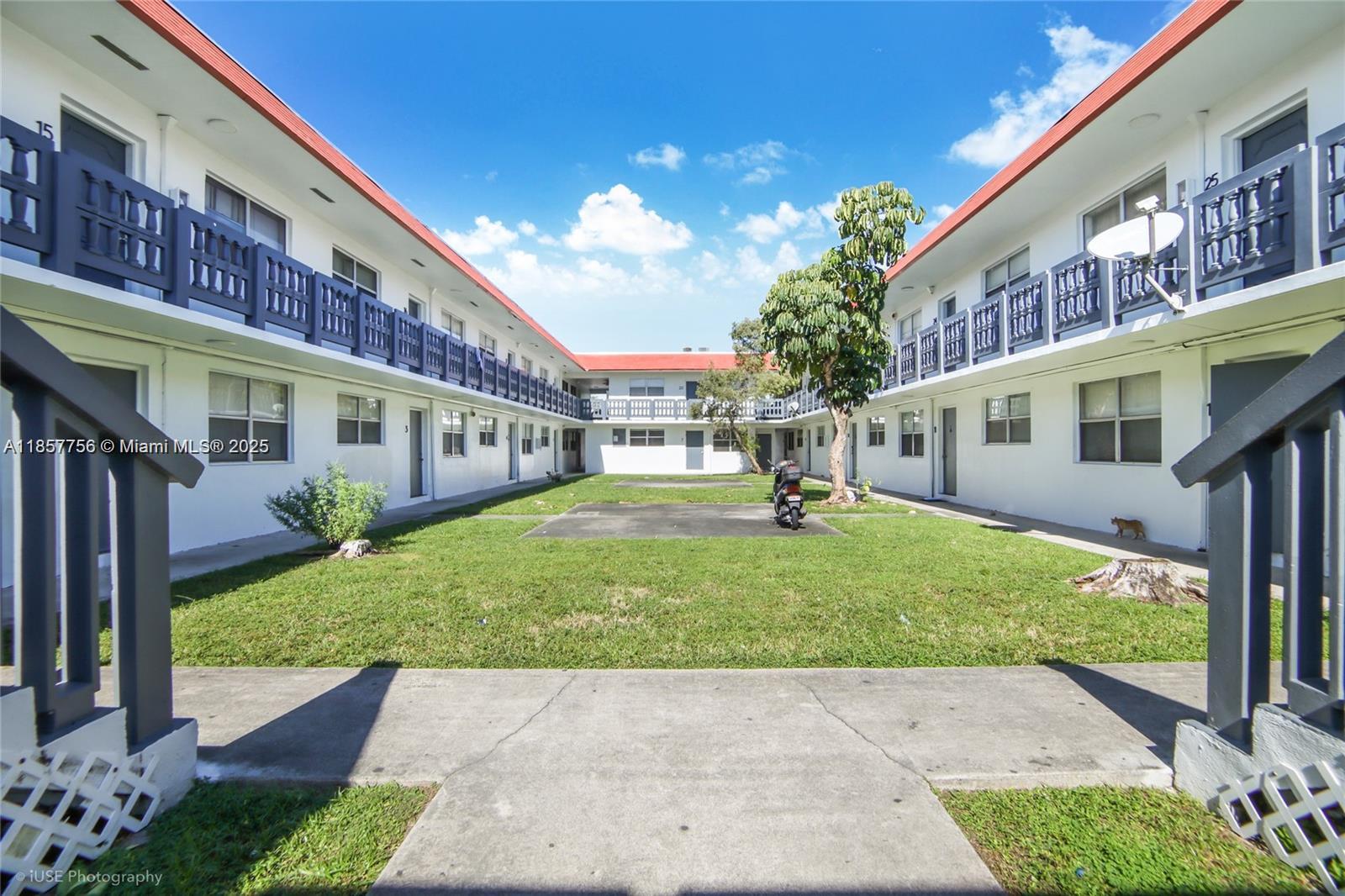 Welcome to Your Spacious & Bright 2-Bedroom Apartment in Miami, FL!
This remodeled unit is perfect for those seeking comfort and convenience in a prime location.
2 Bedrooms | 1 Bathroom ? A modern and stylish living space with plenty of room to make it your own.
On-Site Laundry ? No more laundromat trips, enjoy hassle-free washing at home.
Covered Parking ? Keep your car protected and enjoy stress-free parking every day.
Move in today and experience the ease and comfort of this beautiful apartment! Contact us now to schedule a tour.
Details:
Fast approval
Section 8 Accepted
Available Date: Now
Move-in Cost: 1st Month Rent + Security Deposit
Call or email us today to schedule a showing and secure this apartment!