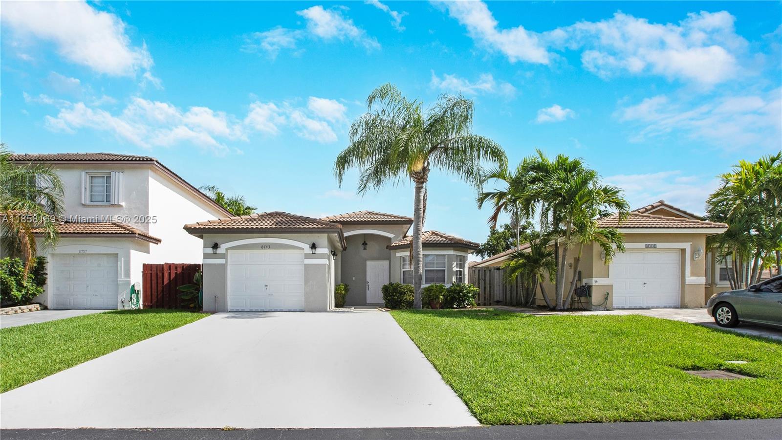 Welcome to your new home in Windy Pointe in the charming community of Cutler Bay! This three-bedroom, two-bathroom stunning home has been recently updated with brand new bathrooms and stainless steel kitchen
appliances. The open kitchen, breakfast nook, and fenced-in backyard garden provide for comfortable
indoor/outdoor living. Not only will you enjoy a freshly painted home, but you can also enjoy the swimming pool,
tennis courts, and jogging paths that the community, Windy Point, has to offer.