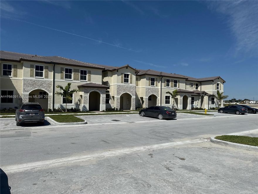SPACIOUS & BEAUTIFUL BRAND NEW TOWNHOME IN THE HEART OF HOMESTEAD WITH EVERYTHING YOU NEED!  UPSTAIRS YOU CAN FIND THE 3 BEDROOMS AND 2 BATH. TILE IN FIRST FLOOR AND CARPET THROUGHOUT SECOND FLOOR. KITCHEN WITH QUARTZ COUNTERTOP AND STAINLESS STEEL APPLIANCES. SELLER IS MOTIVATED AND OFFERS TO CONTRIBUTE TO BUYER'S CLOSING COSTS.