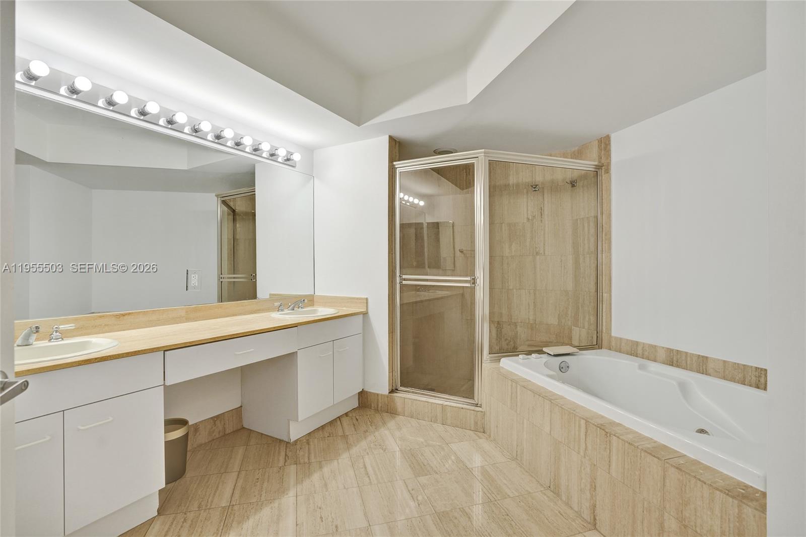 NORTH TOWER AT THE POINT - Residential