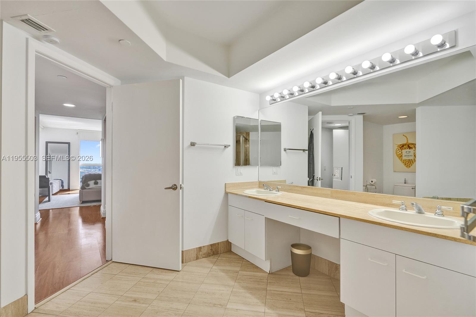 NORTH TOWER AT THE POINT - Residential