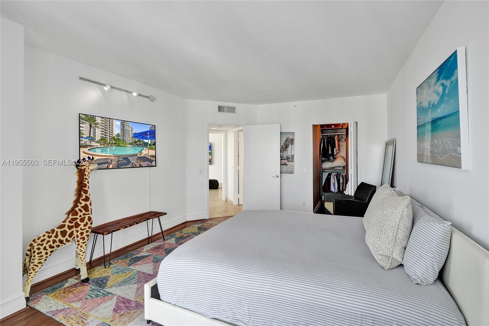 NORTH TOWER AT THE POINT - Residential