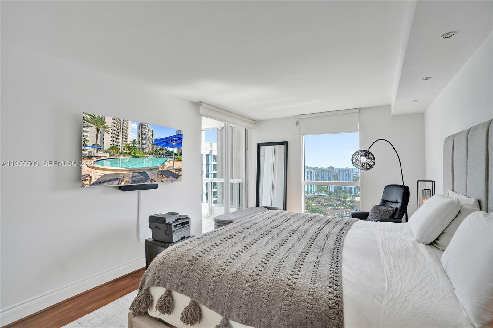 NORTH TOWER AT THE POINT - Residential