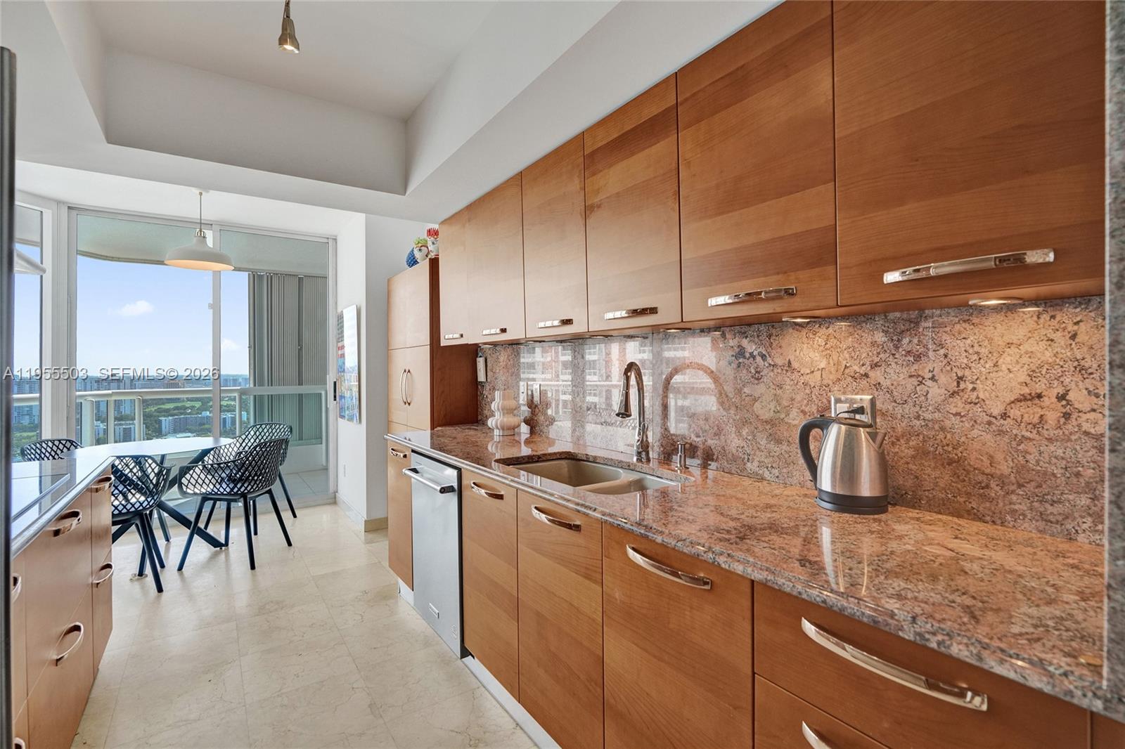 NORTH TOWER AT THE POINT - Residential