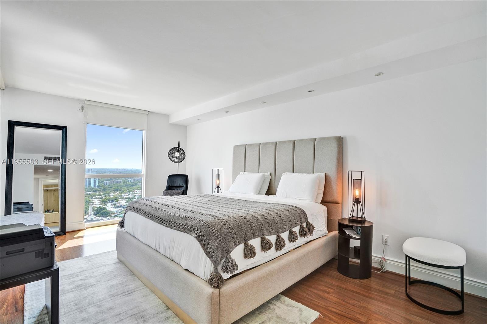 NORTH TOWER AT THE POINT - Residential