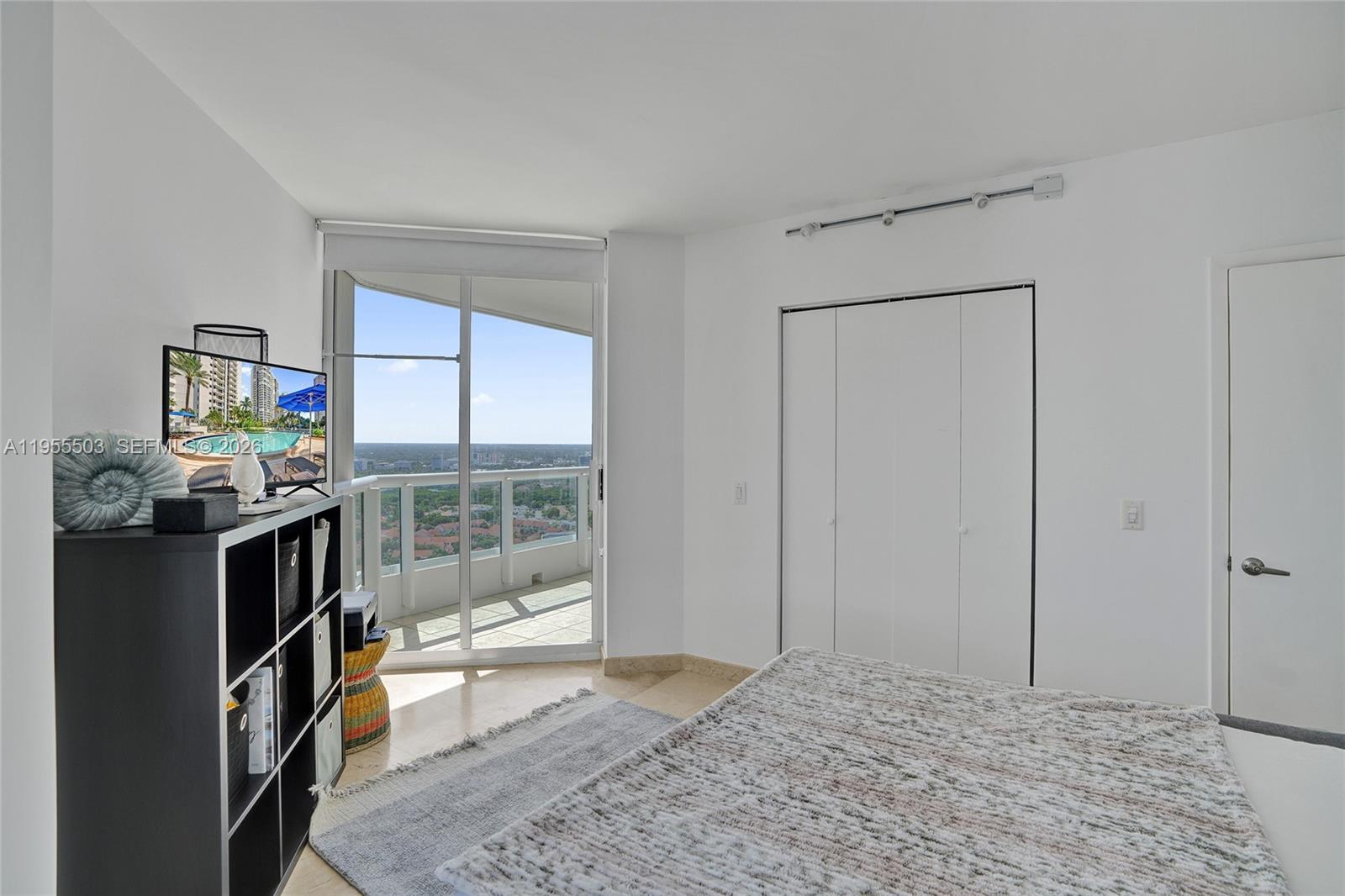 NORTH TOWER AT THE POINT - Residential