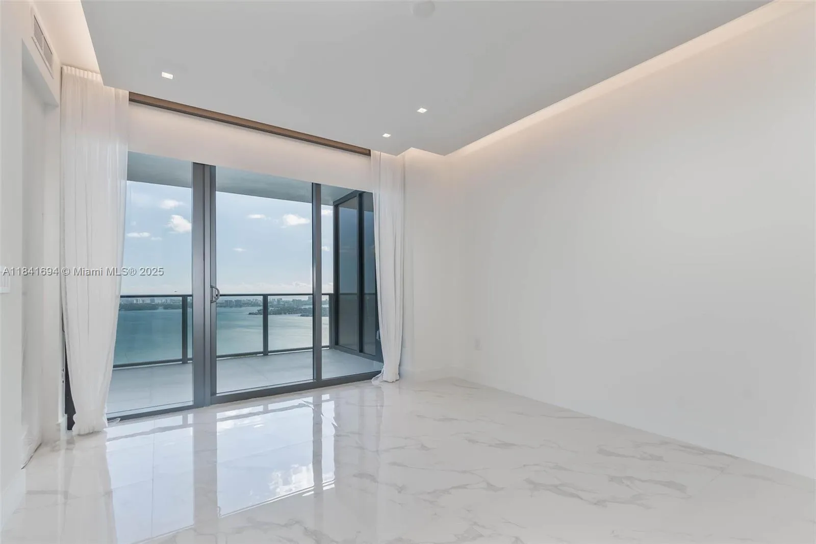 Miami, Florida 33137, United States, 3 Bedrooms Bedrooms, ,4 BathroomsBathrooms,Residential,Active,173306
