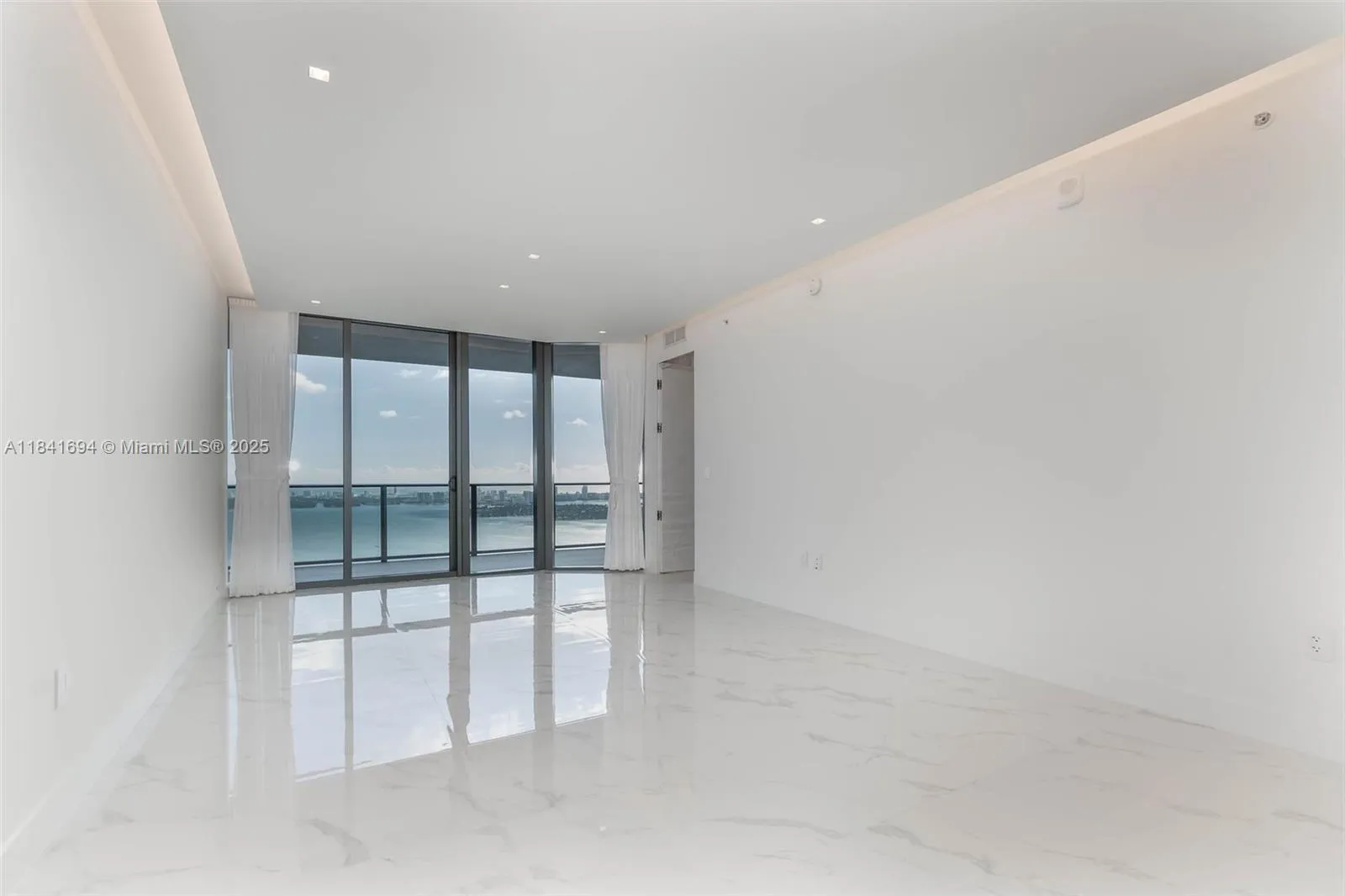Miami, Florida 33137, United States, 3 Bedrooms Bedrooms, ,4 BathroomsBathrooms,Residential,Active,173306