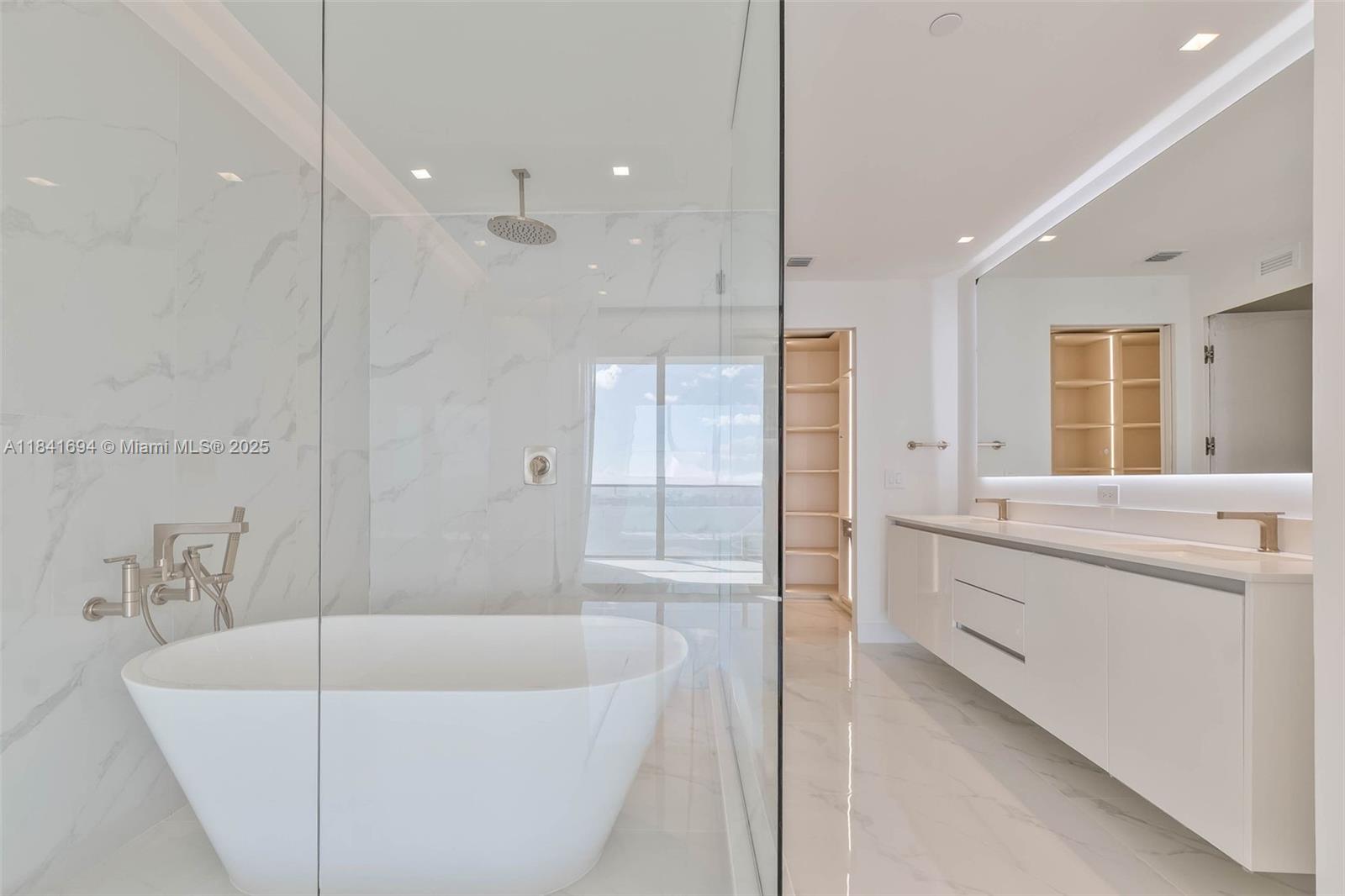 Aria Reserve Miami South T - Residential