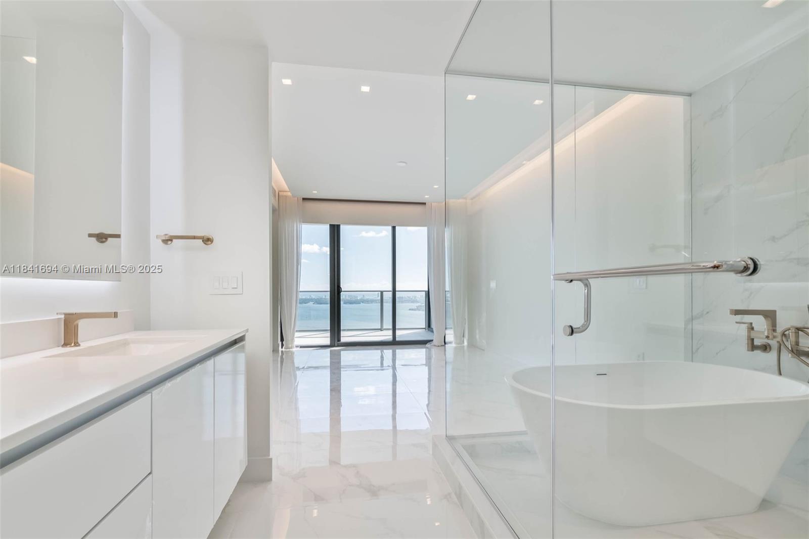 Aria Reserve Miami South T - Residential