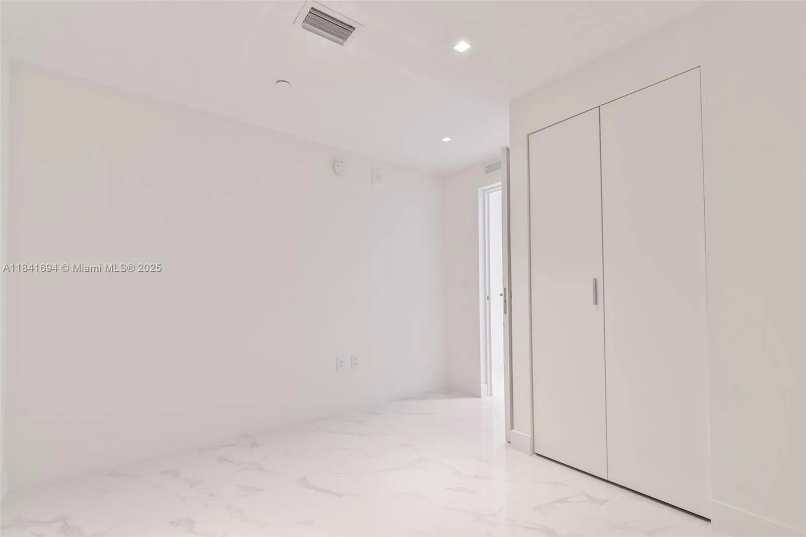 Miami, Florida 33137, United States, 3 Bedrooms Bedrooms, ,4 BathroomsBathrooms,Residential,Active,173306