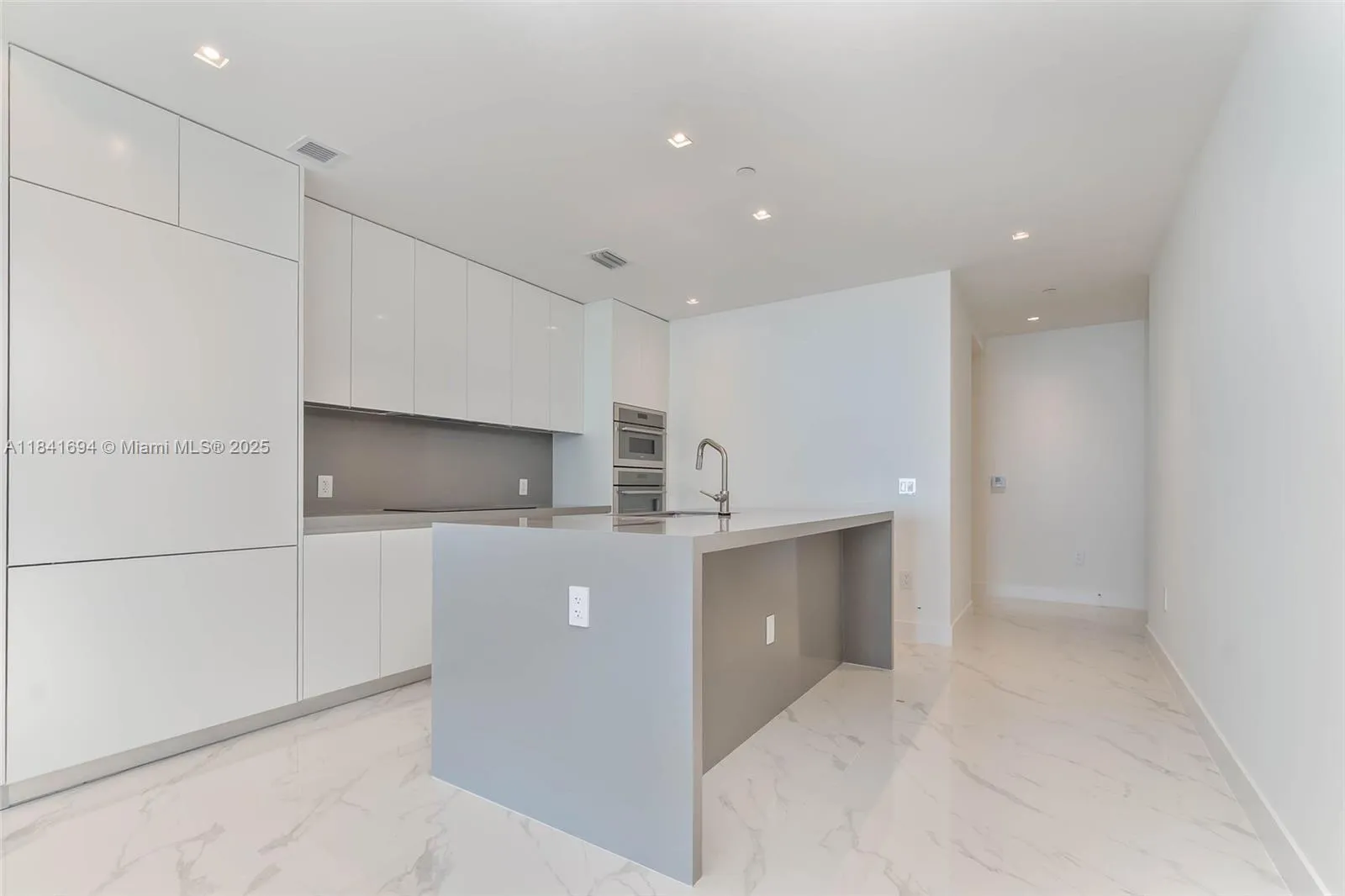 Miami, Florida 33137, United States, 3 Bedrooms Bedrooms, ,4 BathroomsBathrooms,Residential,Active,173306