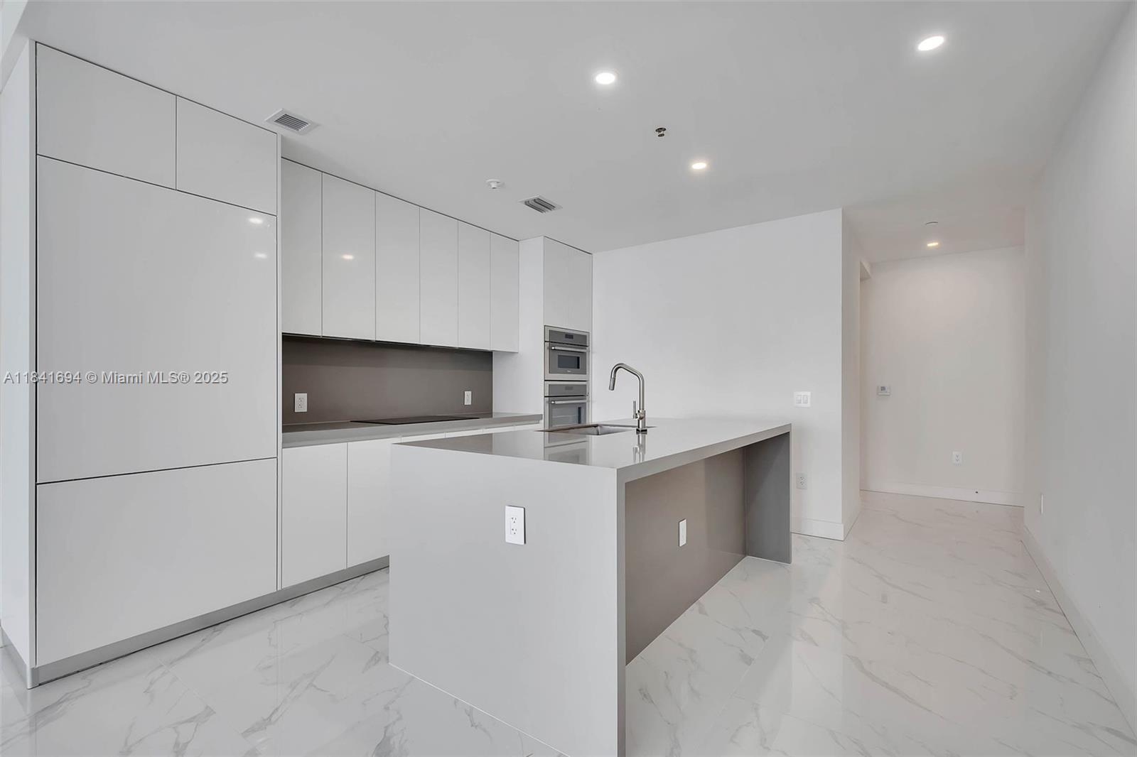 700 NE 24 ST 5005