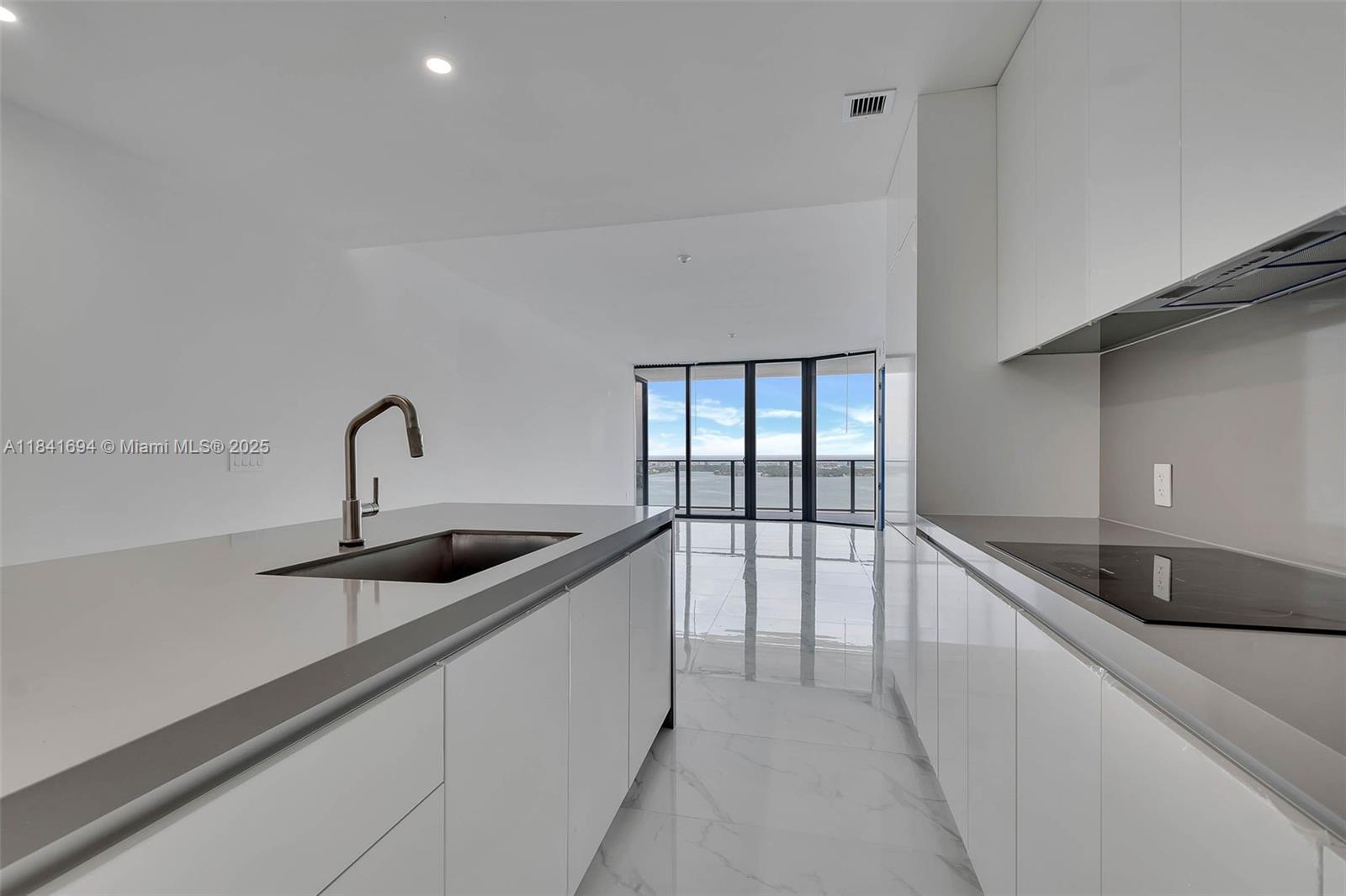 700 NE 24 ST 5005