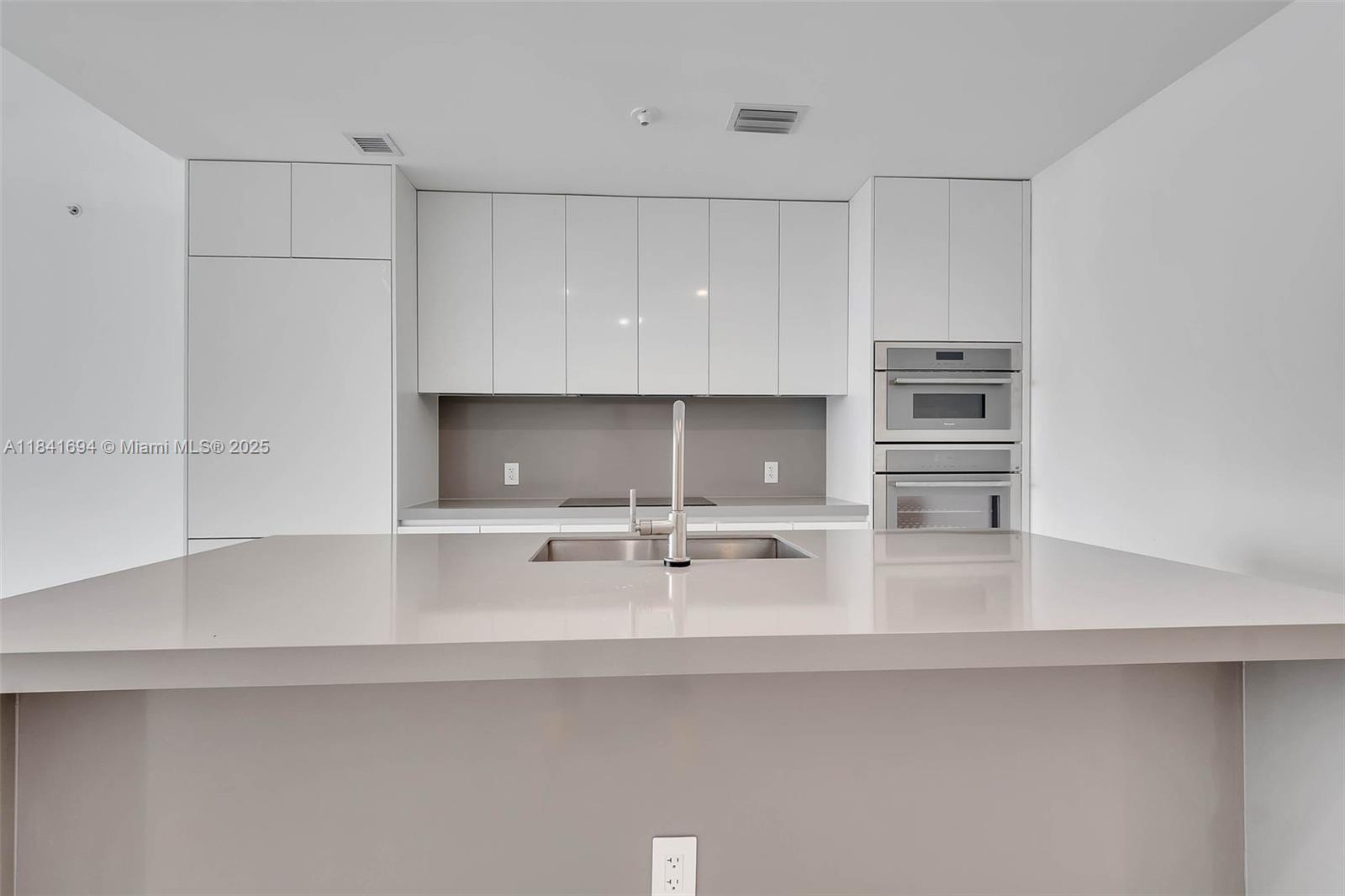 700 NE 24 ST 5005