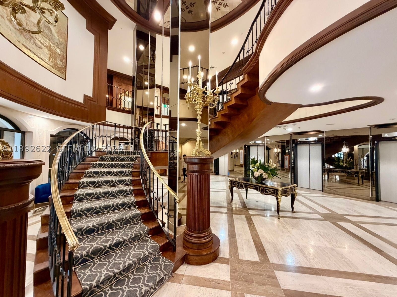 6039 Collins Ave 1506
