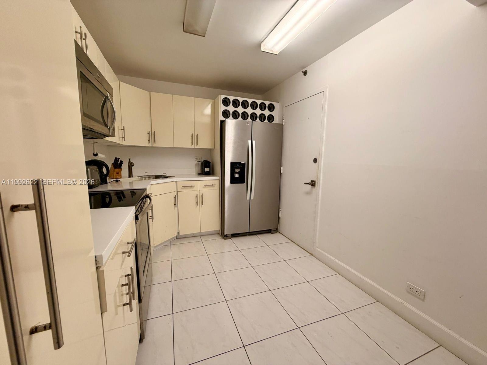 6039 Collins Ave 1506
