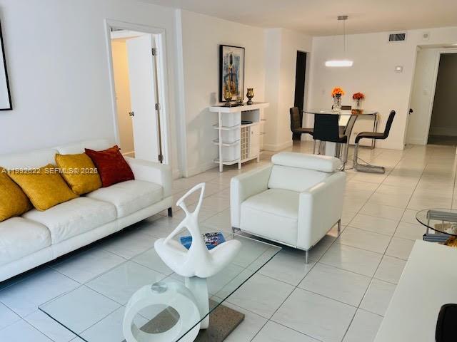 6039 Collins Ave 1506