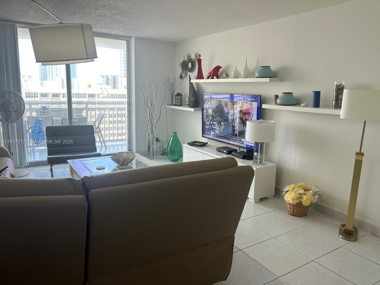 PLAZA TOWERS SOUTH CONDO - Residential