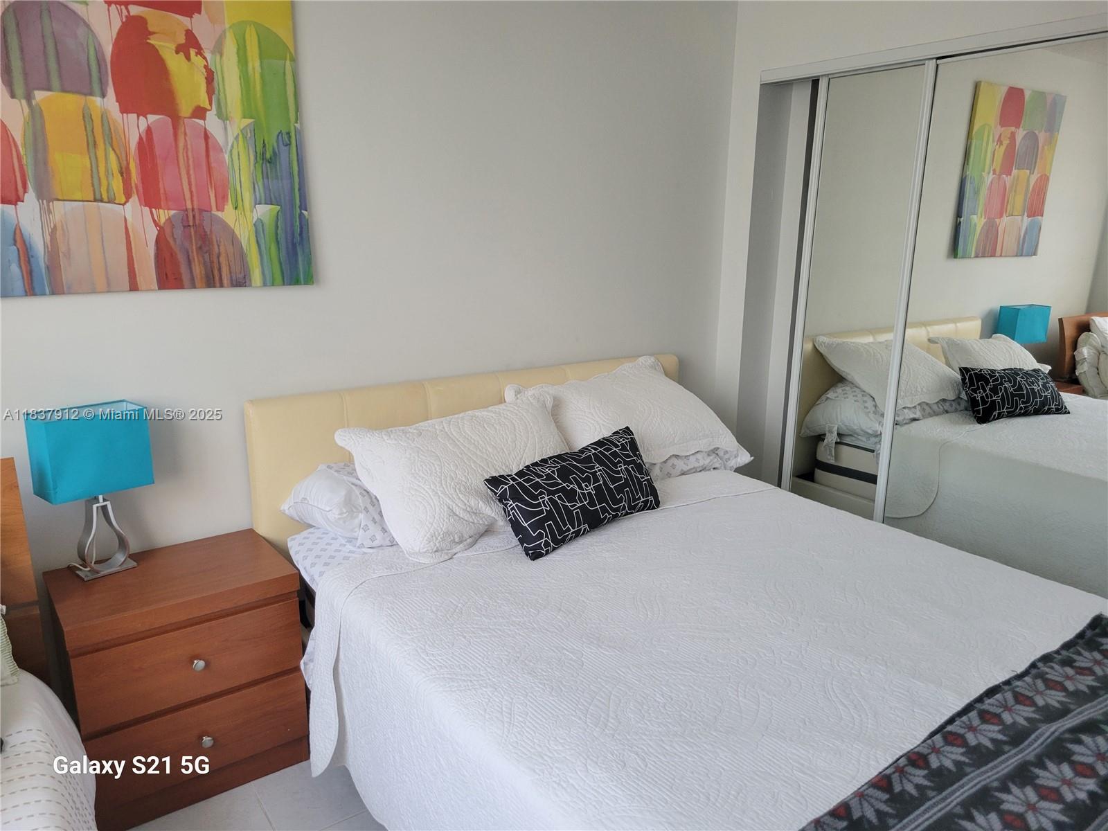 PLAZA TOWERS SOUTH CONDO - Residential