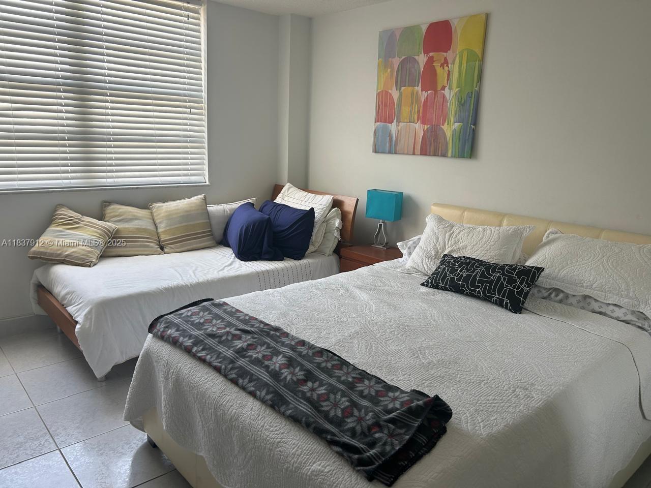 PLAZA TOWERS SOUTH CONDO - Residential