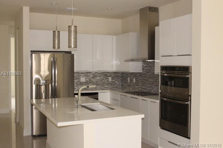 LANDMARK CONDOMINIUM - Residential Lease