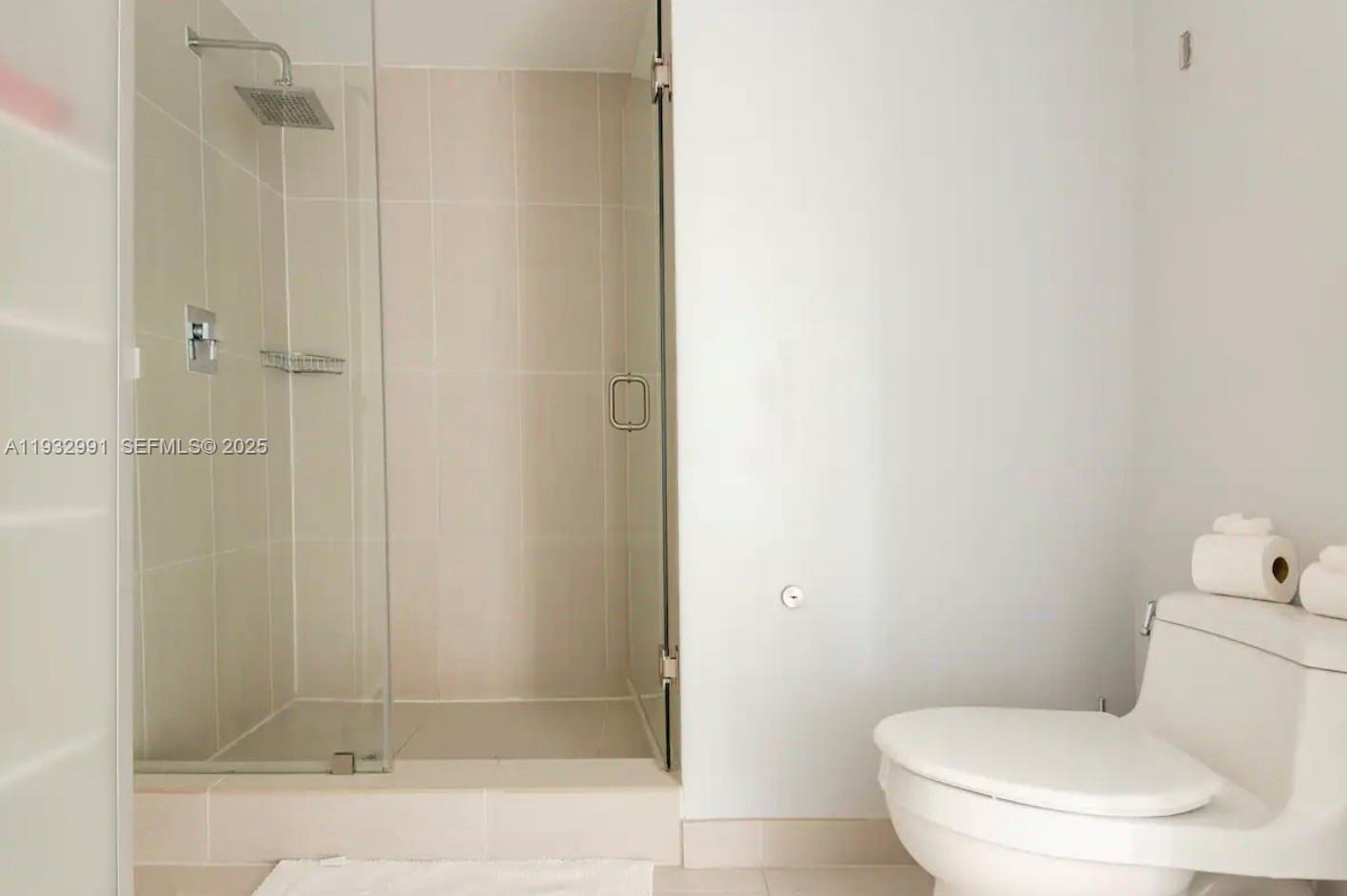 MIDBLOCK MIAMI CONDO - Residential Lease