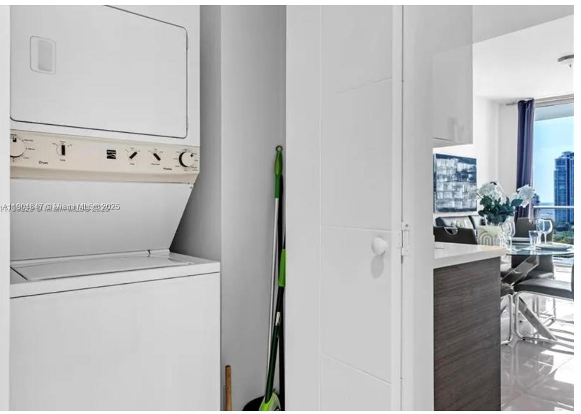 BRICKELL TEN CONDO - Residential Lease