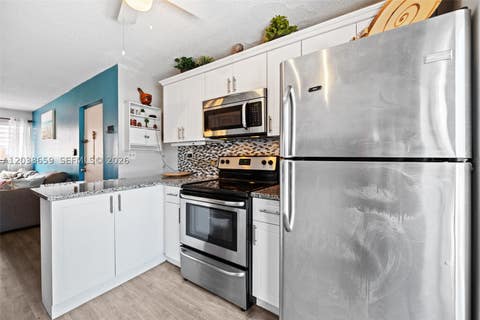 Tiny photo for 2770 W 60th Pl #202, Hialeah, FL 33016 (MLS # A12038659)
