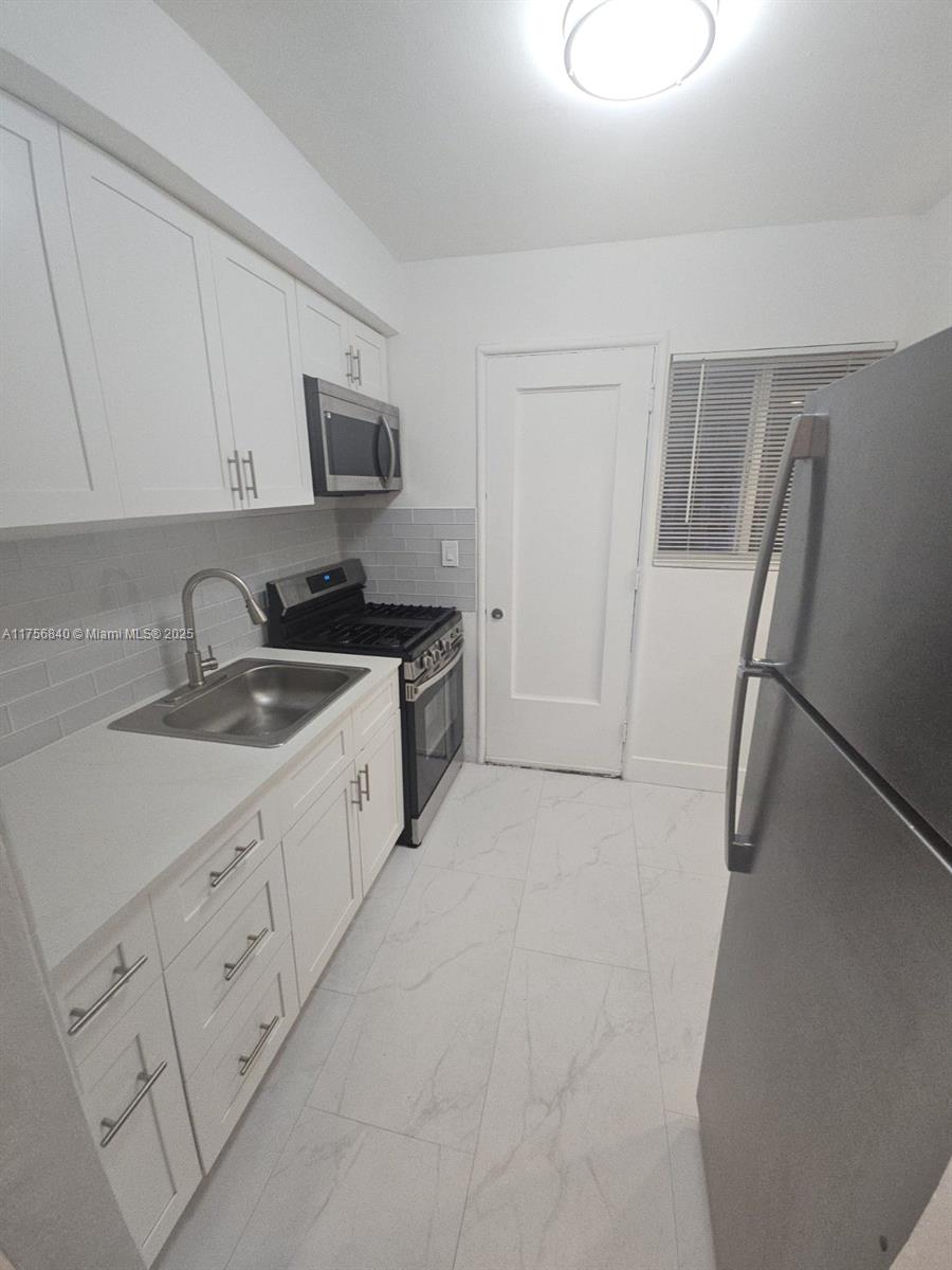 Rental Property at 7435 Byron Ave 5, Miami Beach, Miami-Dade County, Florida - Bedrooms: 2 
Bathrooms: 1  - $2,200 MO.