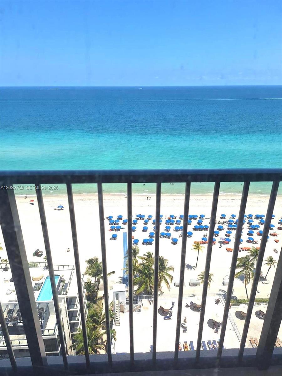 2201 S Ocean Dr 2001