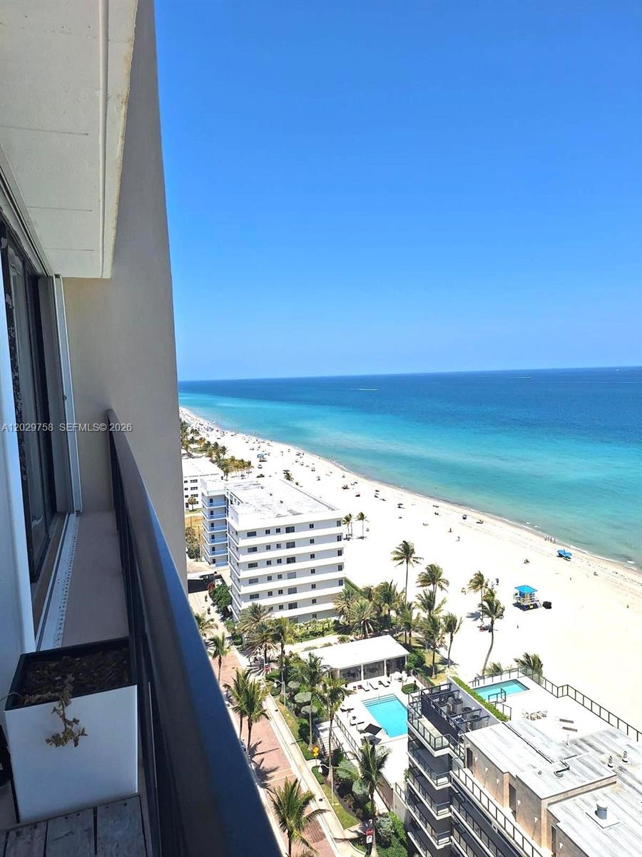 2201 S Ocean Dr 2001