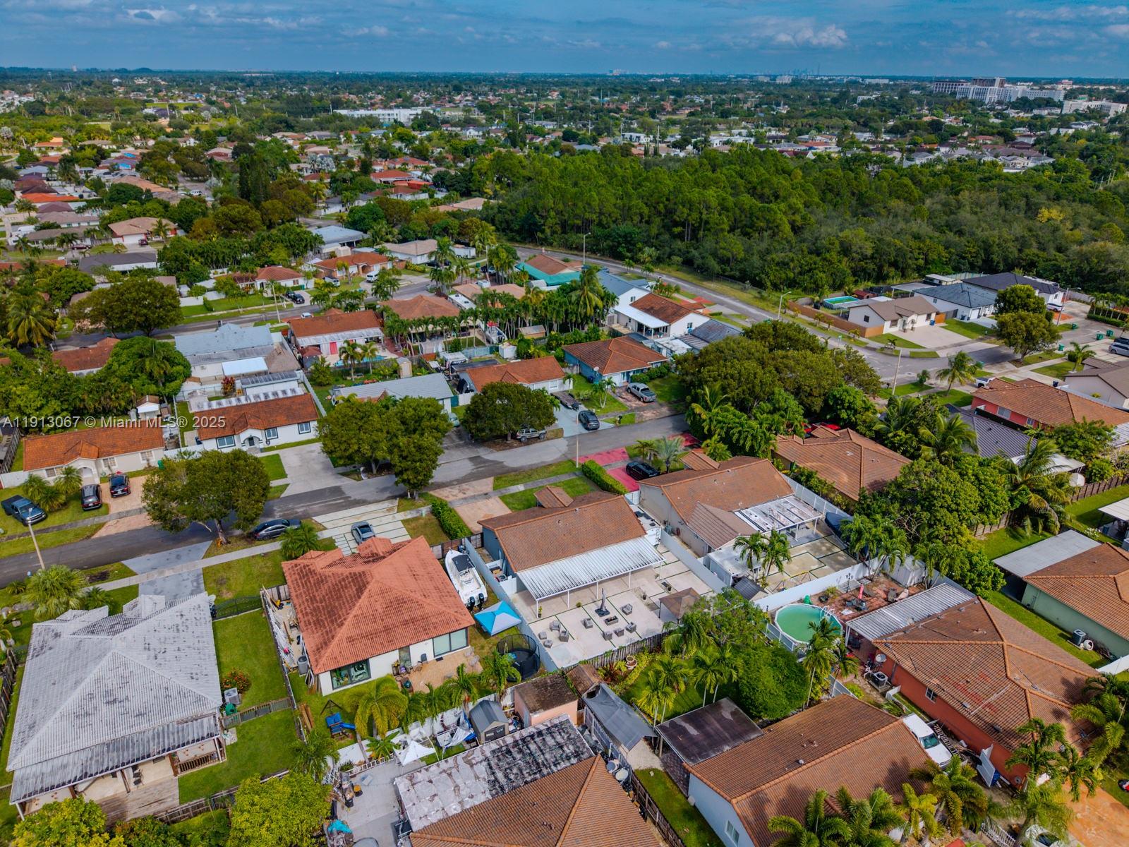 ESTATE HOMES - Residential