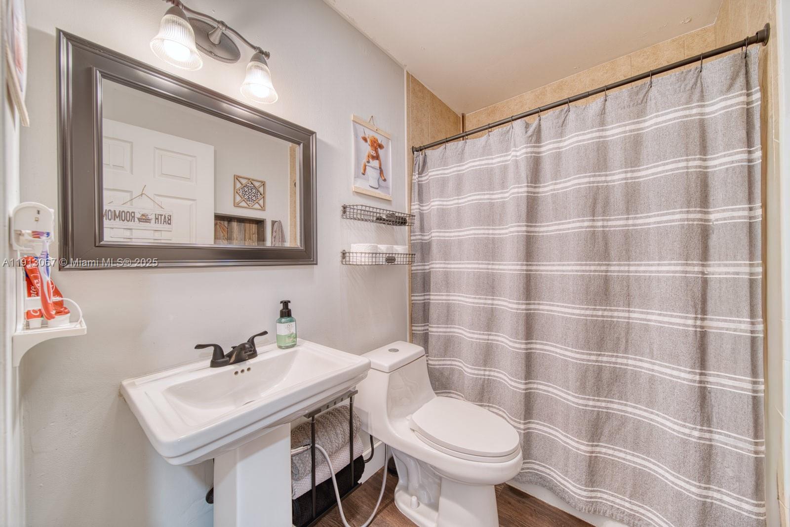 ESTATE HOMES - Residential