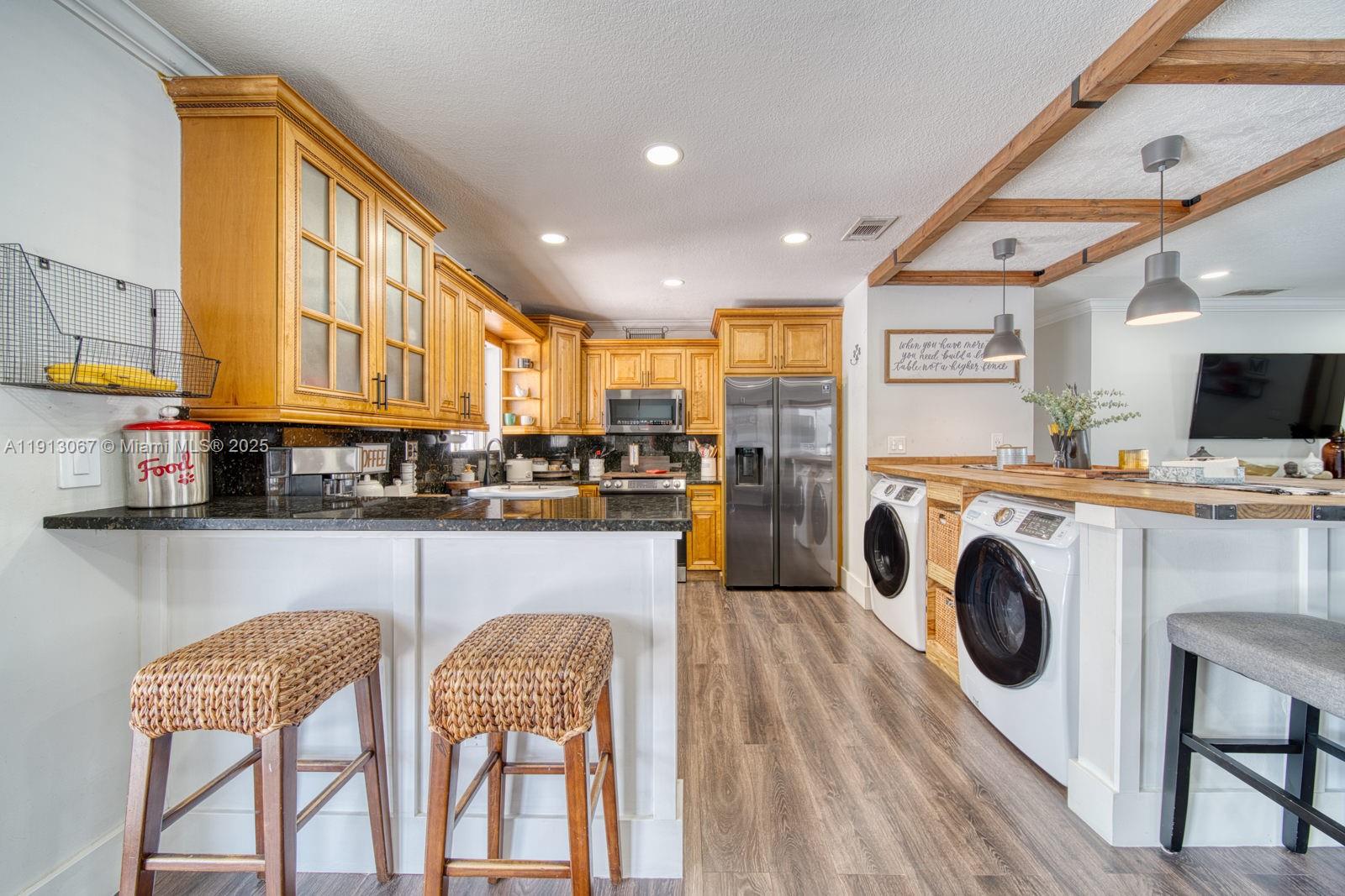 ESTATE HOMES - Residential