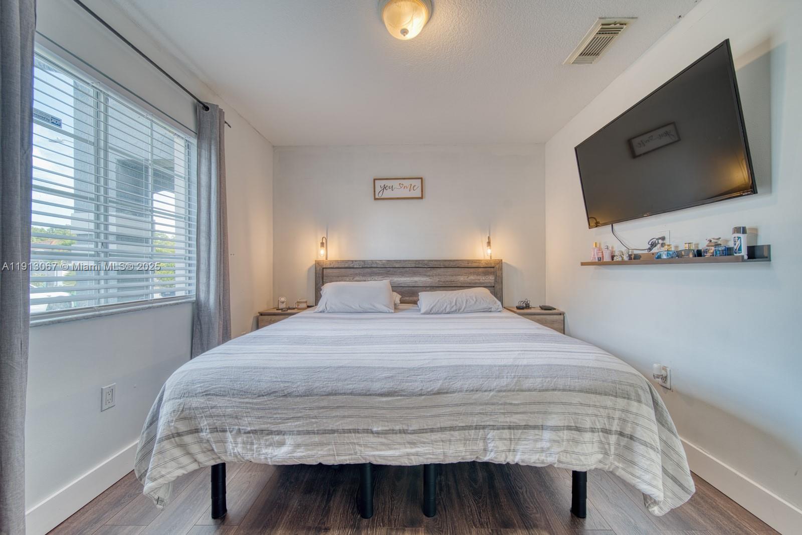 ESTATE HOMES - Residential