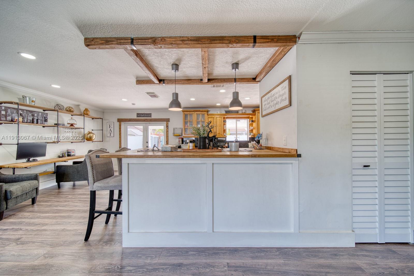 ESTATE HOMES - Residential