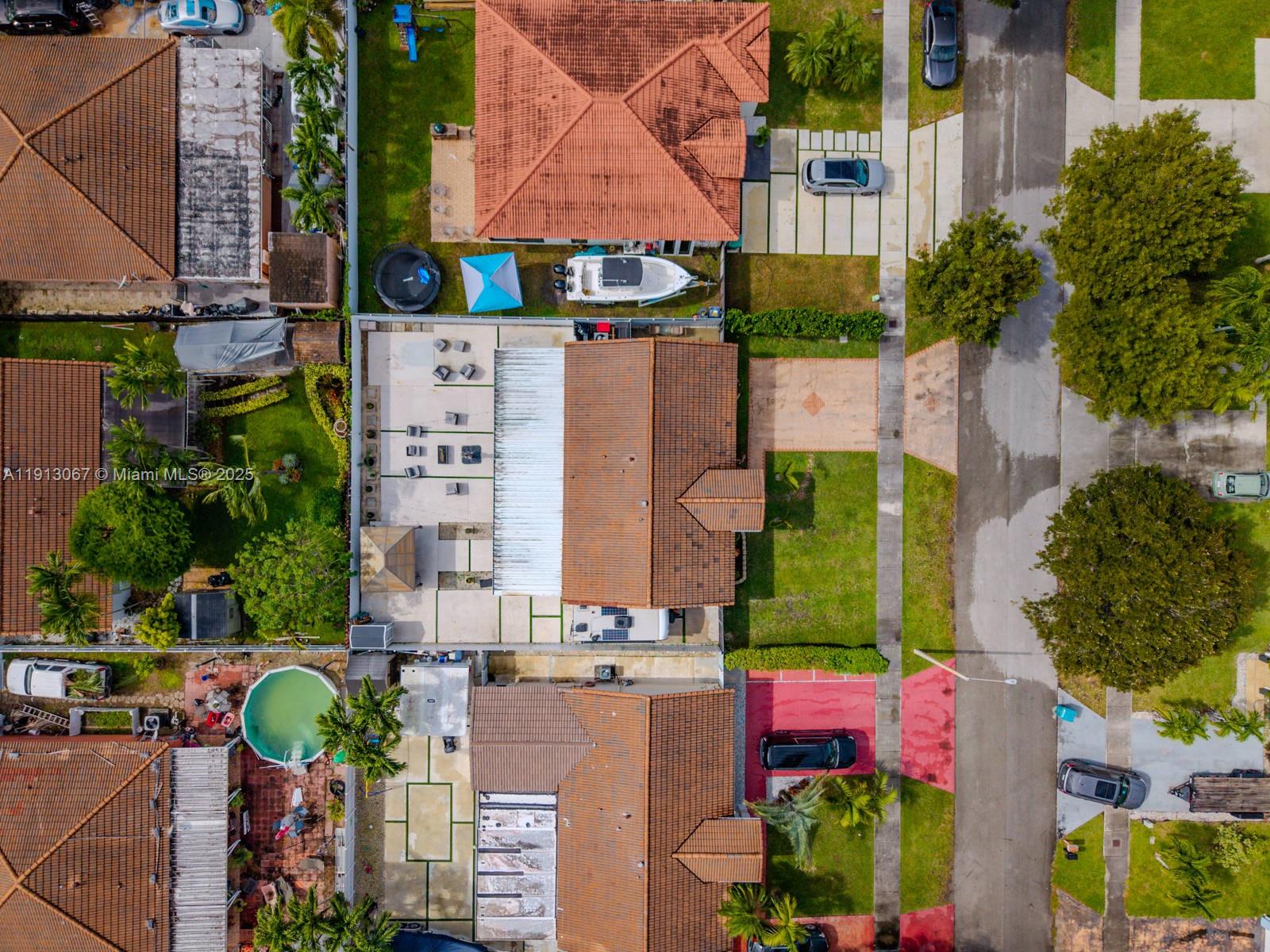 ESTATE HOMES - Residential