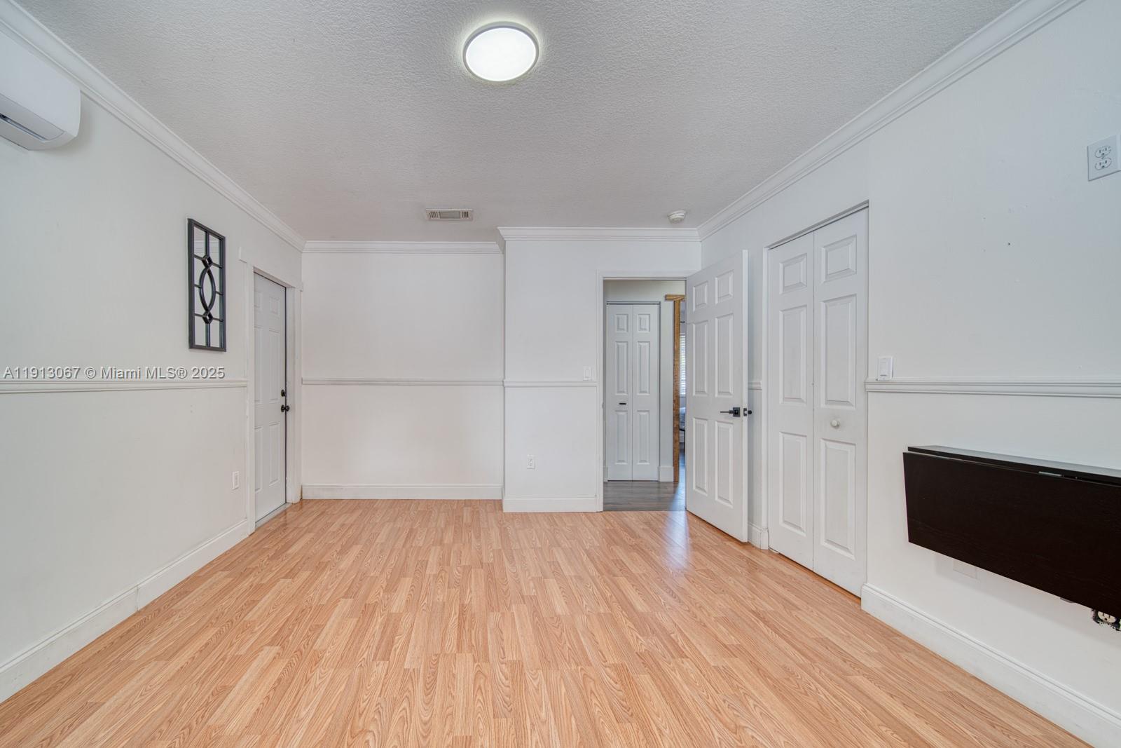 ESTATE HOMES - Residential