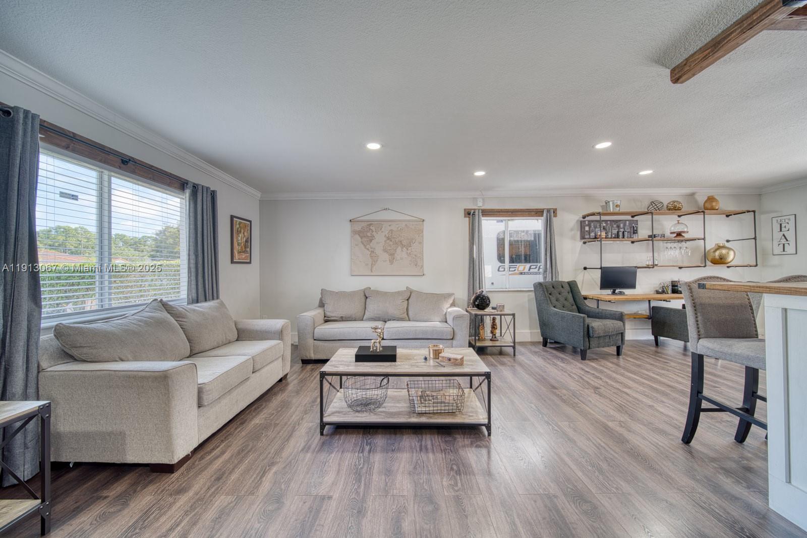 ESTATE HOMES - Residential