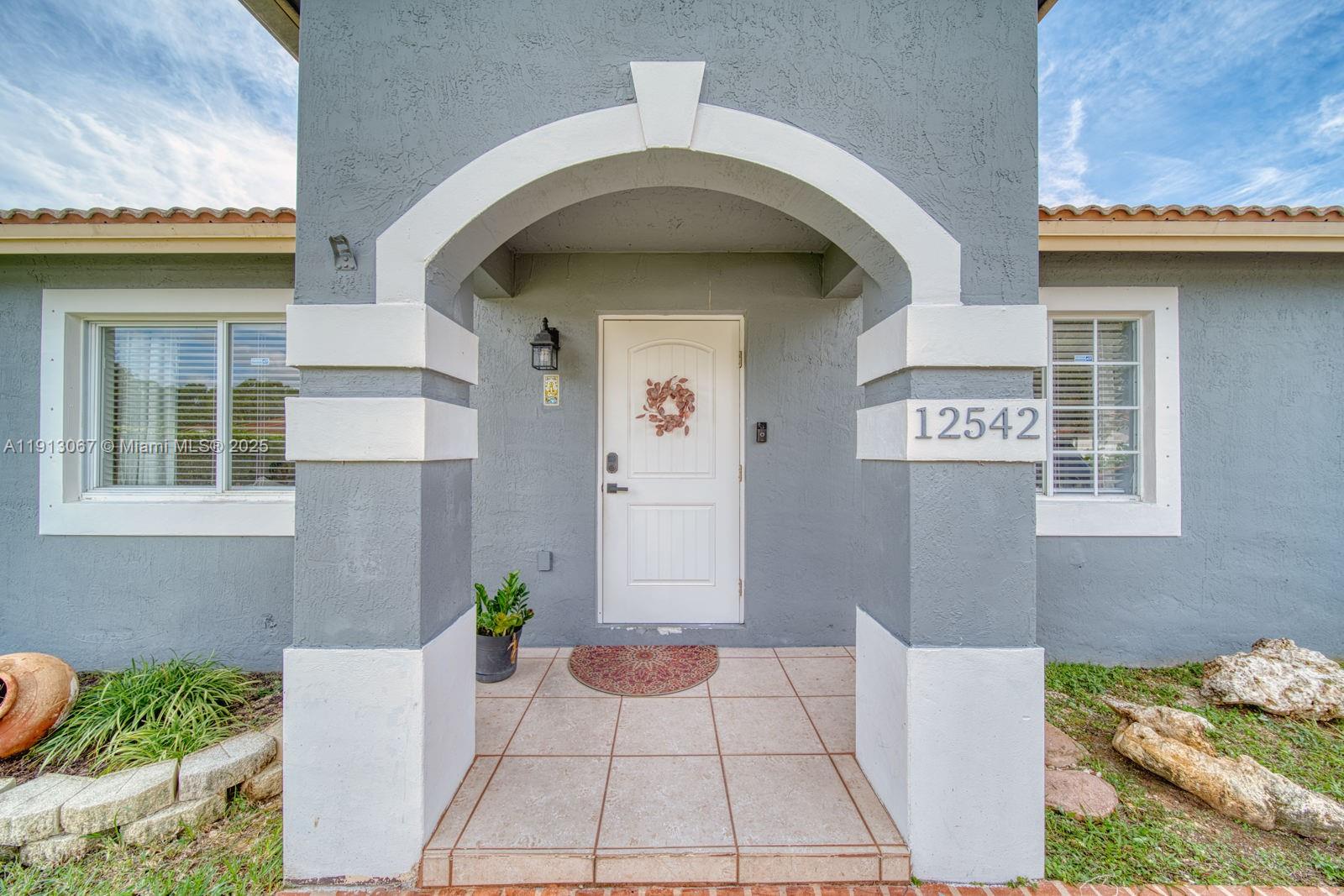 ESTATE HOMES - Residential