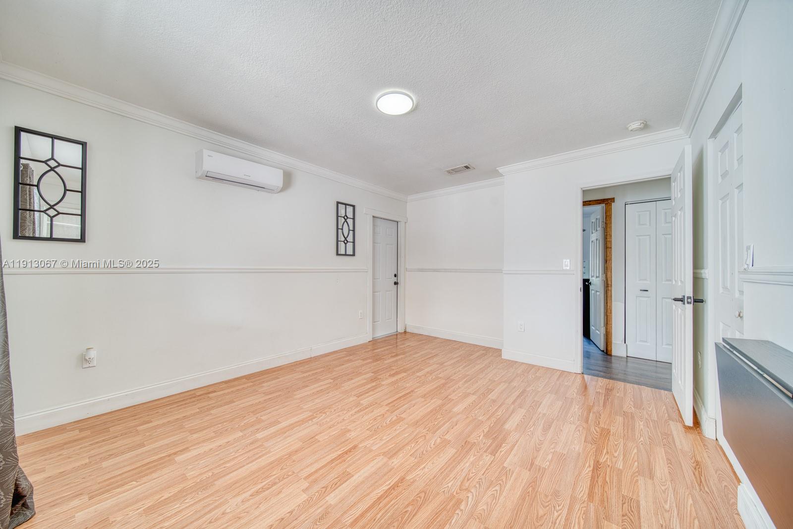 ESTATE HOMES - Residential