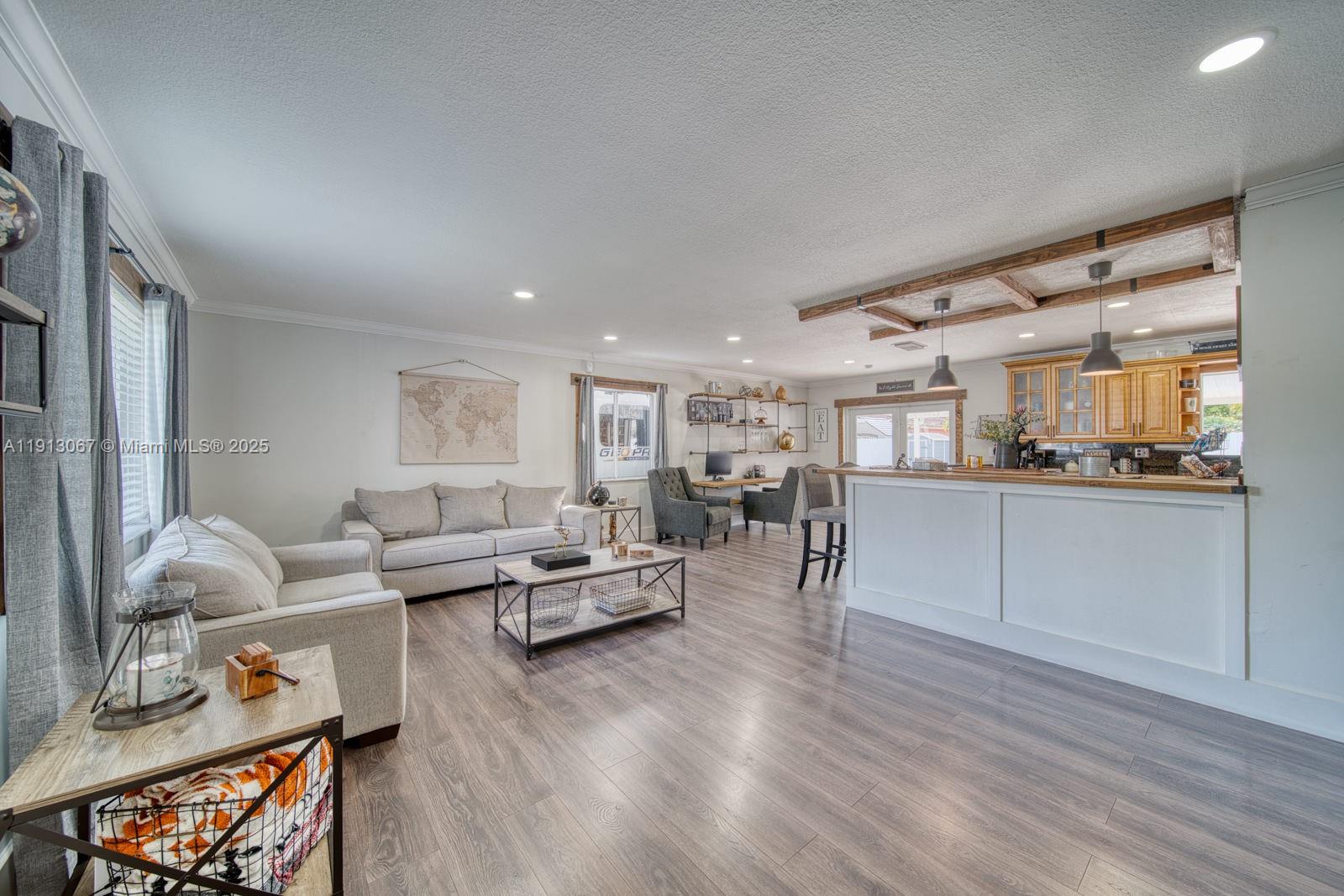 ESTATE HOMES - Residential