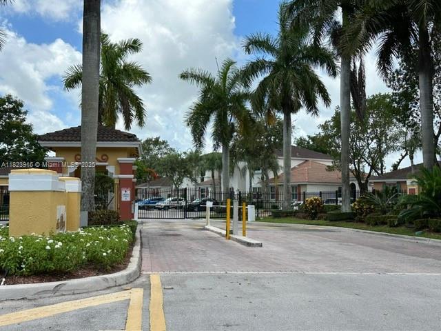 1018 NE 42nd Ter, Homestead, FL, 33033/$349,000 1 1018 NE 42nd Ter