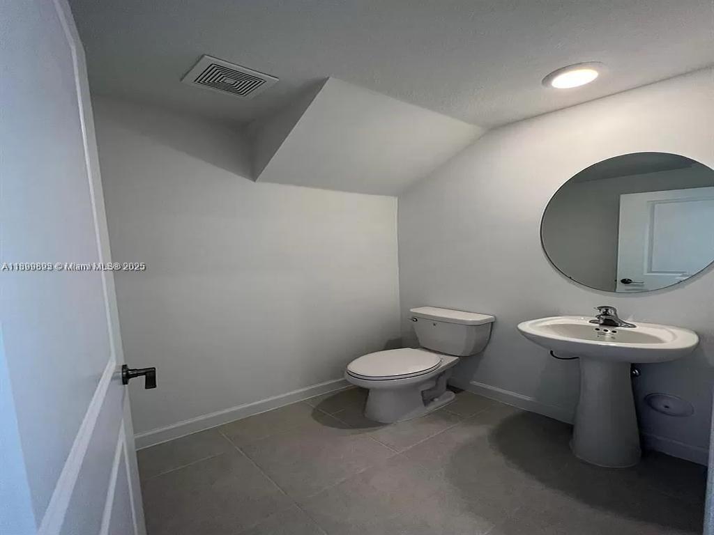 GOLF PARK SEC 1 - Residential Lease