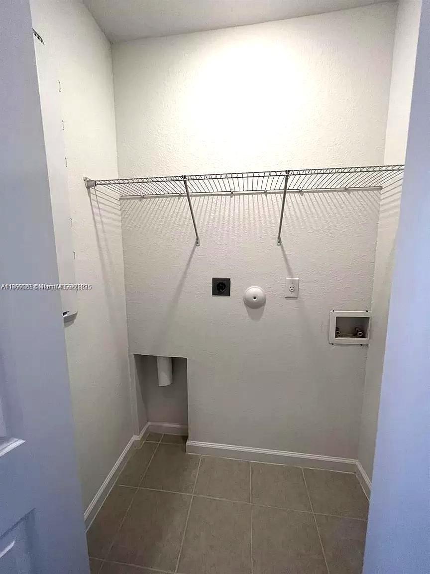 GOLF PARK SEC 1 - Residential Lease