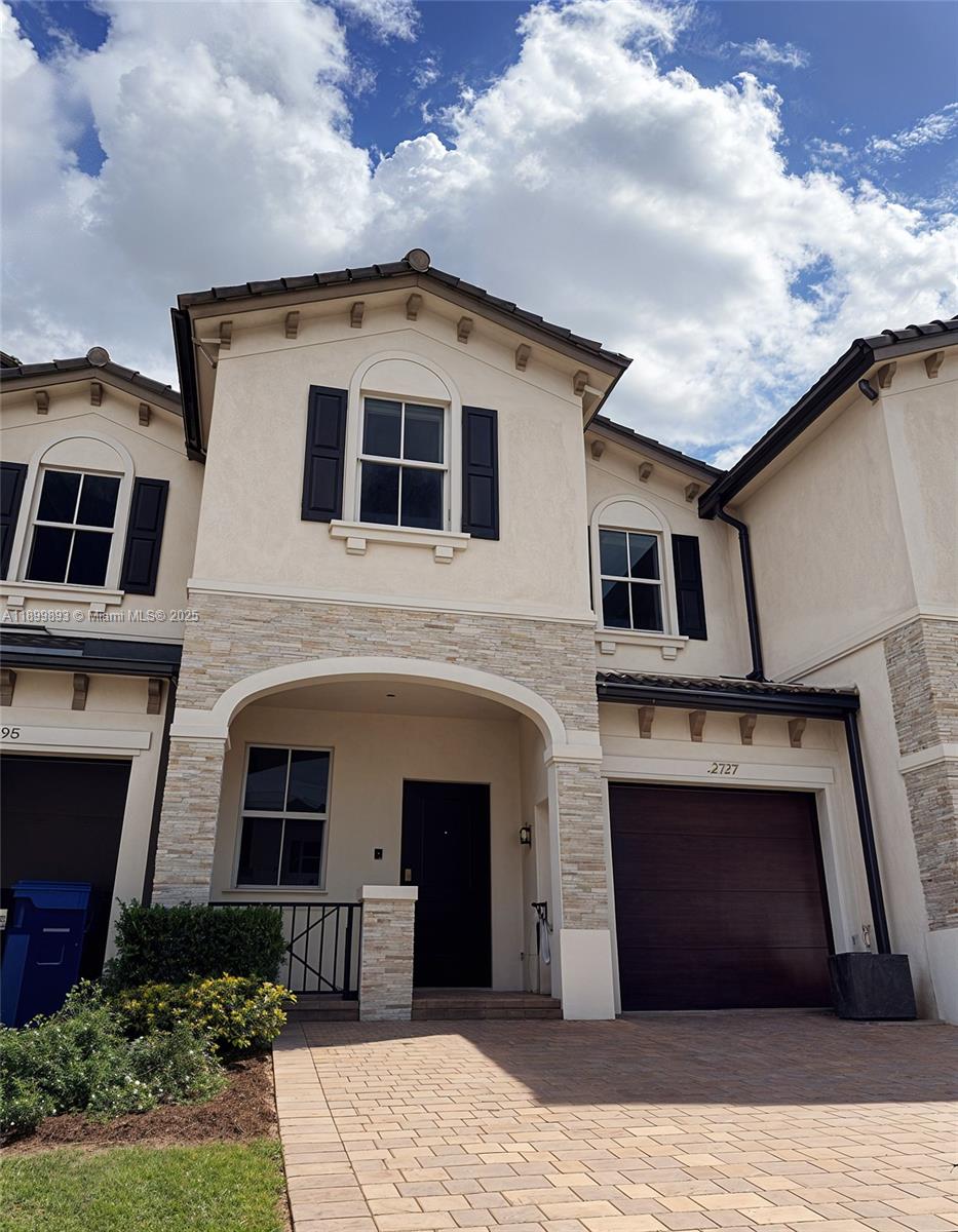 GOLF PARK SEC 1 - Residential Lease