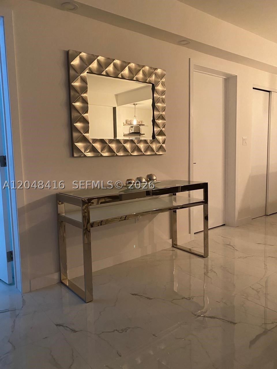 5601 Collins Ave 722
